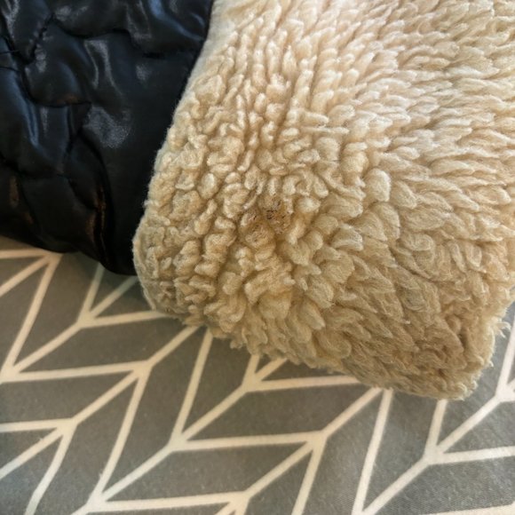 Vintage 70s quilted coat with faux fur collar and cuffs - Picture 5 of 7